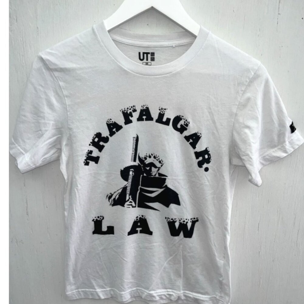UNIQLO x ONE PIECE UT Trafalgar Law Print T Shirt Size XS